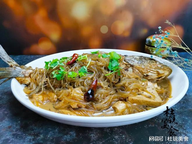 贾乃亮晒中秋家宴满满家乡味网EMC易倍 EMC易倍体育友：一看就是东北人看馋了(图3)