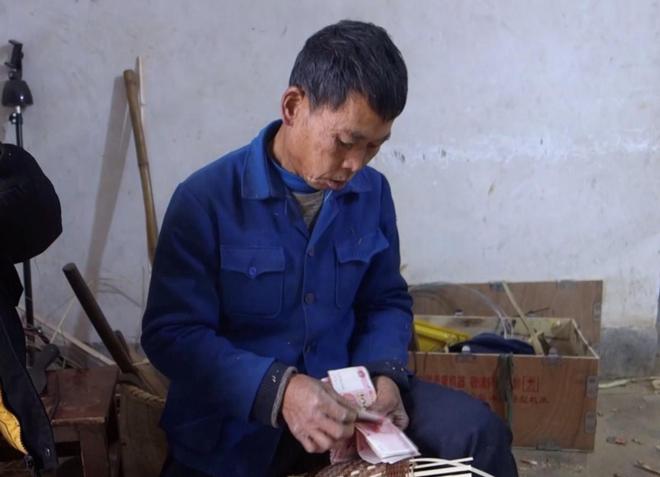 “小马云”范小勤：从“万人追EMC易倍 EMC易倍体育捧”到“无人问津”他经历了什么(图6)