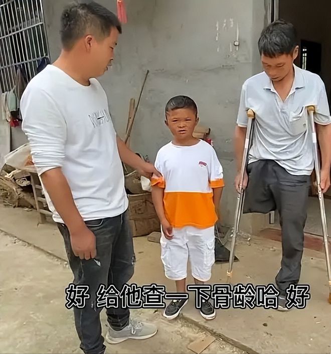 “小马云”范小勤：从“万人追EMC易倍 EMC易倍体育捧”到“无人问津”他经历了什么(图10)