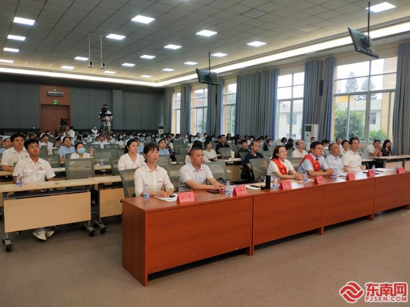 “劳模工匠进校园之--开学第一课”主题宣讲活动在福建生物工EMC易倍 EMC易倍体育程职业技术学院举办(图2)